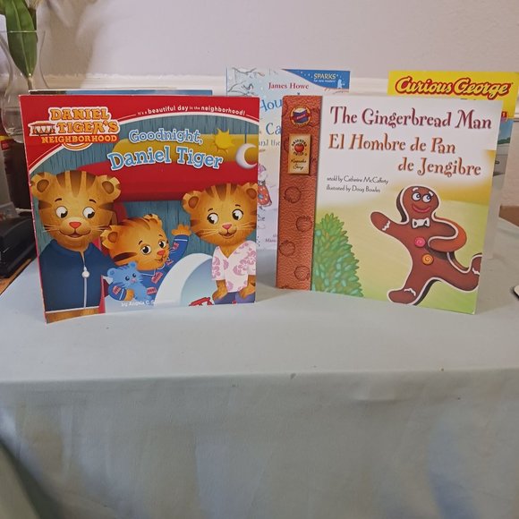 Early Reader Childrens Paper Back Books - Picture 2 of 12